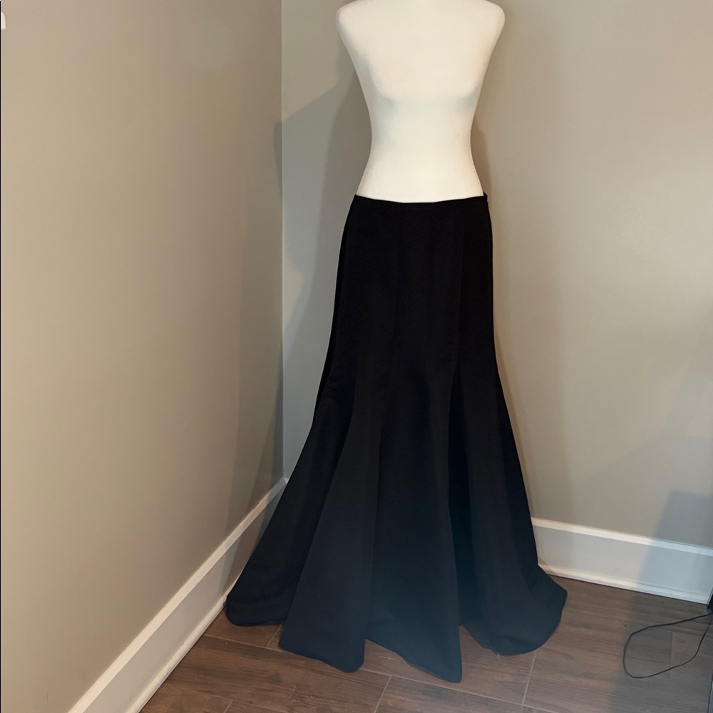 NWT Ann Taylor Elegant Full Length Black Women's Skirt with Flair Bottom